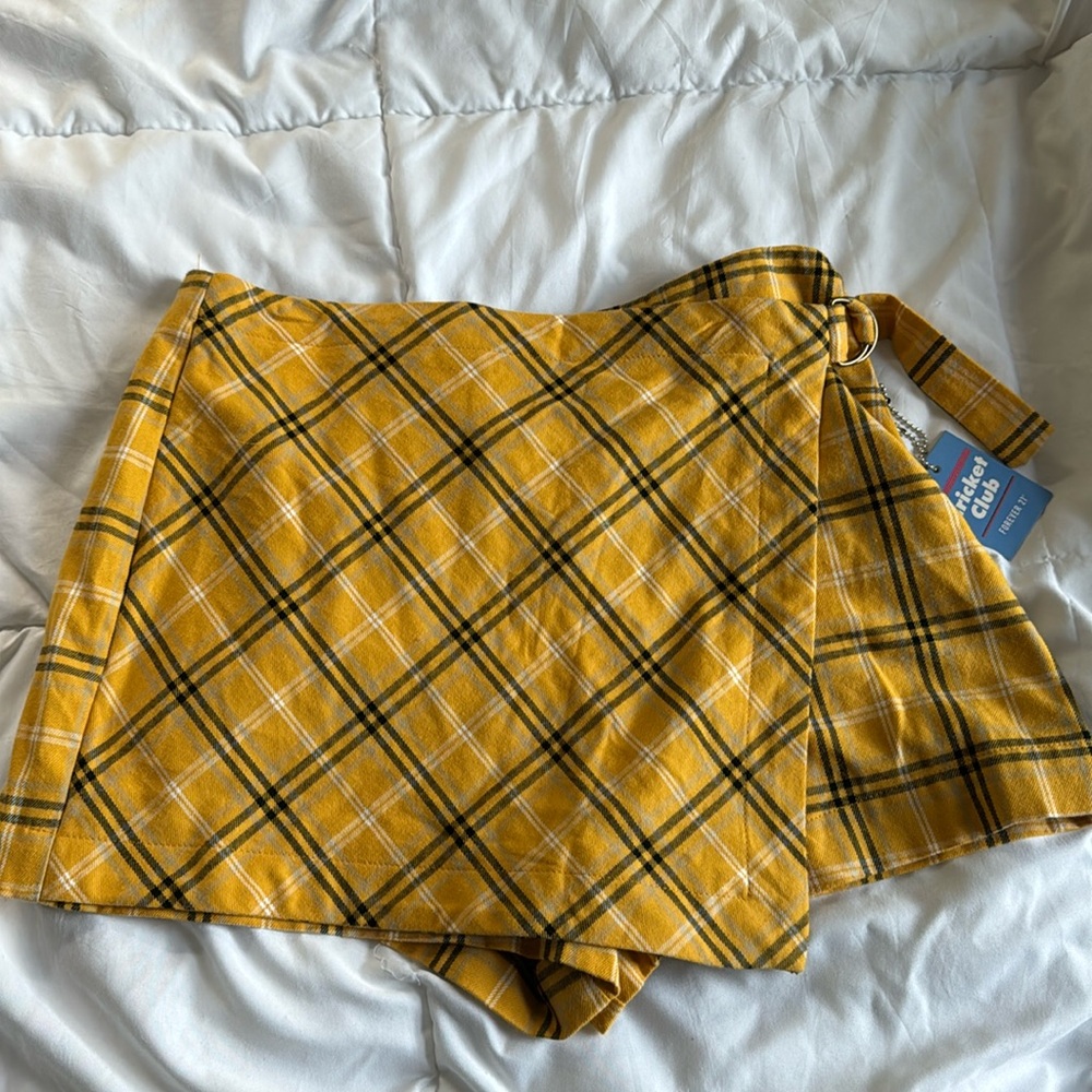 NWT plaid skort